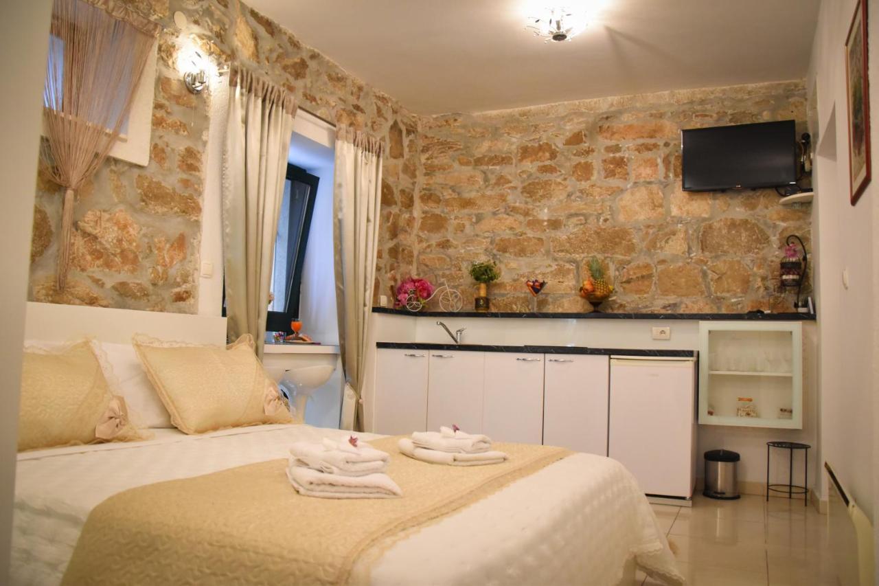 Apartments Bepina- 5 Mins From The Center Split Luaran gambar