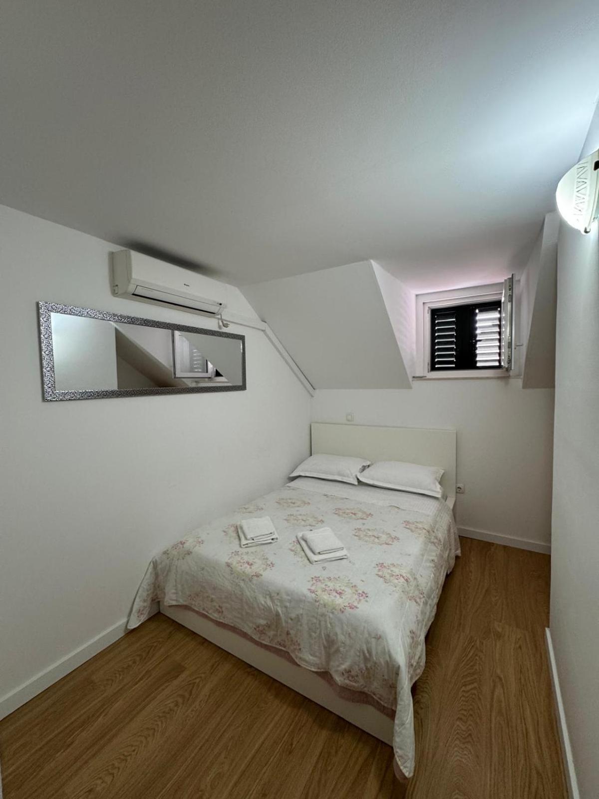 Apartments Bepina- 5 Mins From The Center Split Luaran gambar