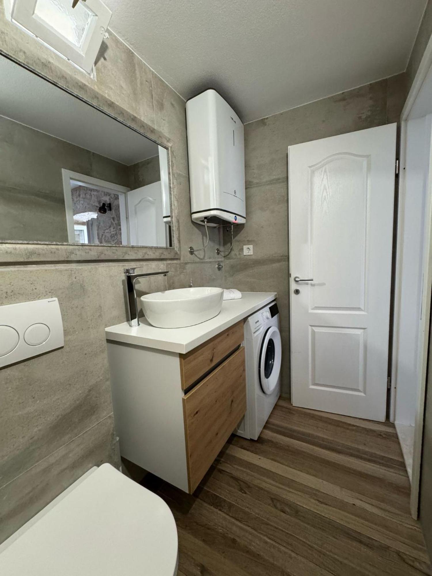 Apartments Bepina- 5 Mins From The Center Split Luaran gambar