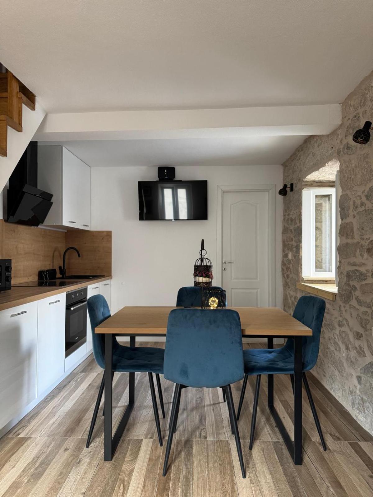 Apartments Bepina- 5 Mins From The Center Split Luaran gambar