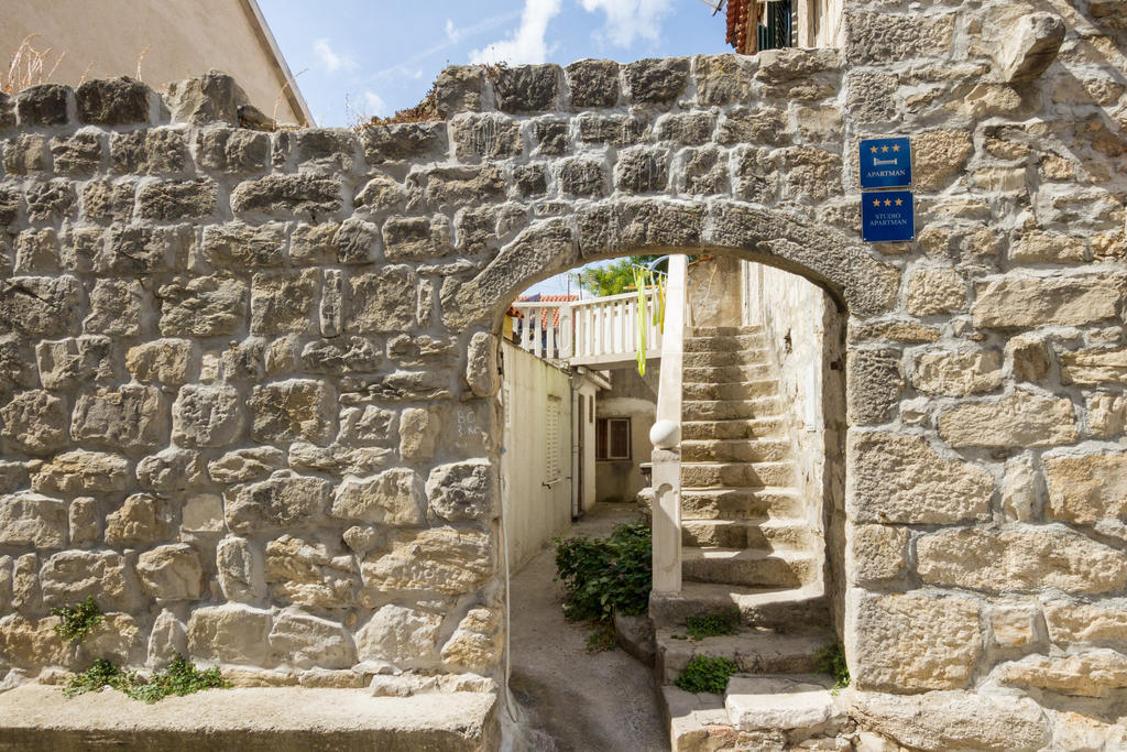 Apartments Bepina- 5 Mins From The Center Split Bilik gambar